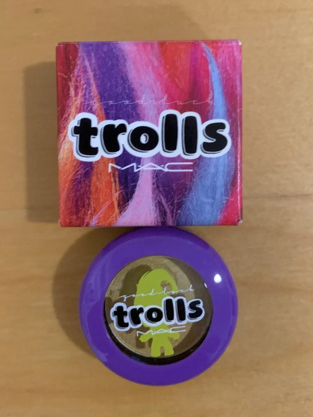 NEW MAC Cosmetics Troll Collection Eyeshadow in Suns out Buns out